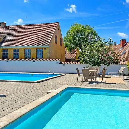 4 Person Holiday In Σπίτι διακοπών Gudhjem