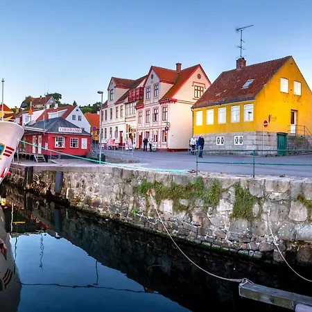 4 Person Holiday In Gudhjem